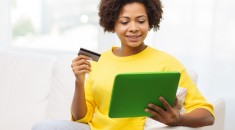 people-internet-bank-online--93590480_crop